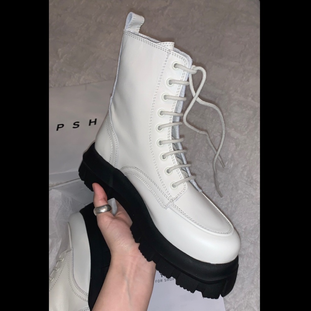 BNIB TOPSHOP AVA ECRU LEATHER CHUNKY LACE-UP BOOTS